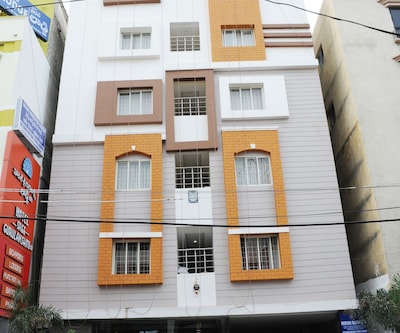 Hotel Sri Guru Lakshmi
